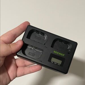 Neewer Dual Battery Charger - Black